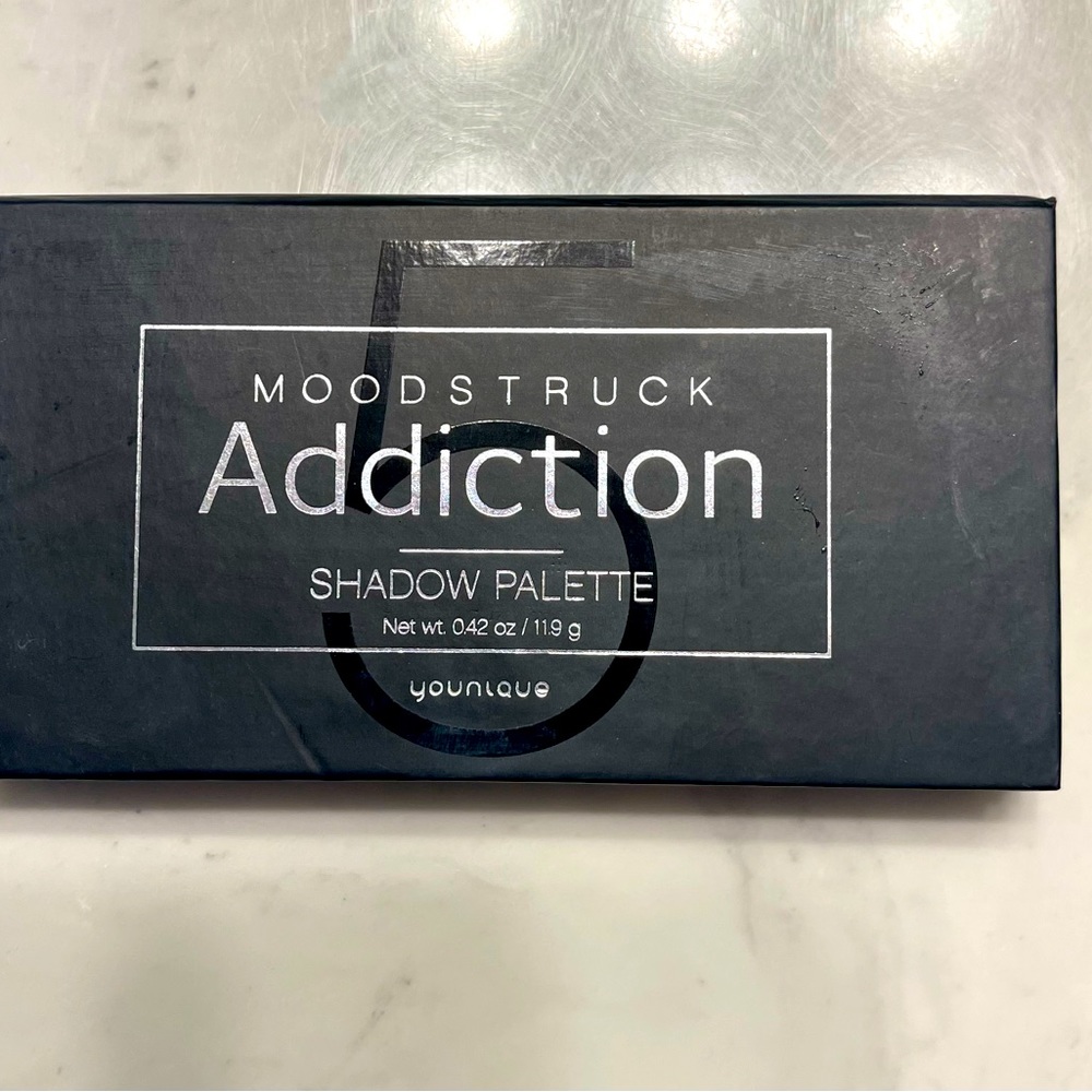 Younique Moodstruck Addiction Shadow Palette 5  No Box